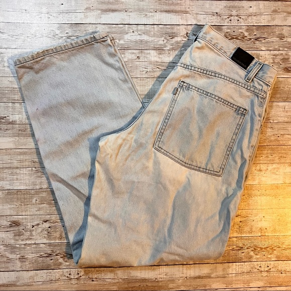 Levi's Other - 💚Levi’s 34x32 Silvertab jeans